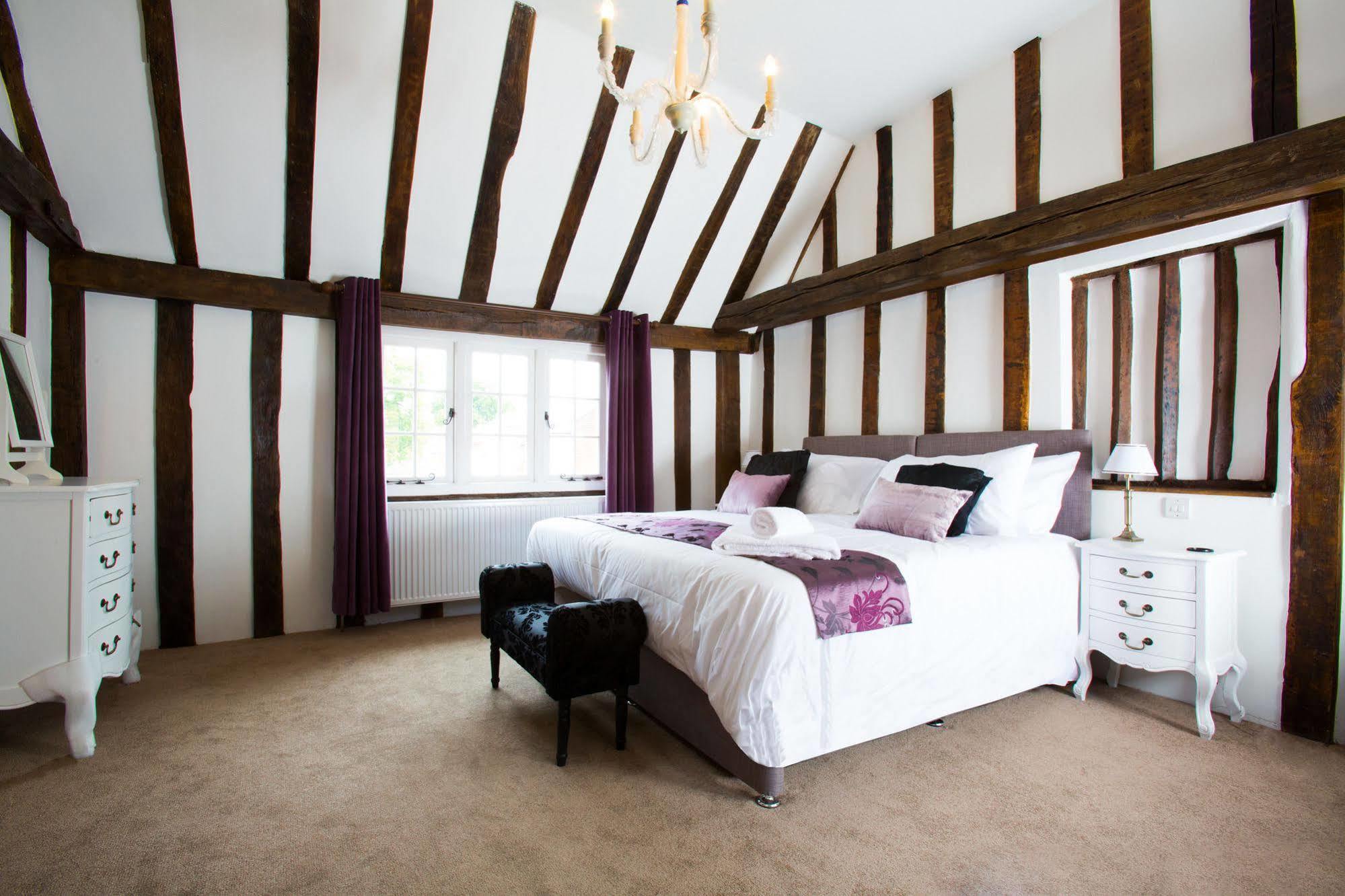 The Harvard Inn Stock Екстериор снимка