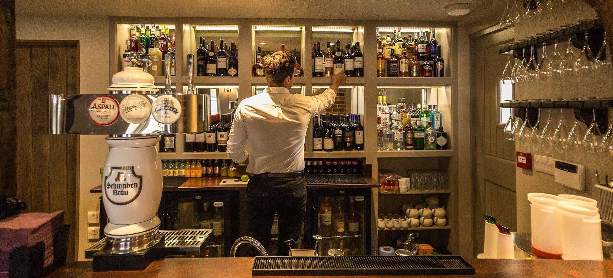 The Harvard Inn Stock Екстериор снимка