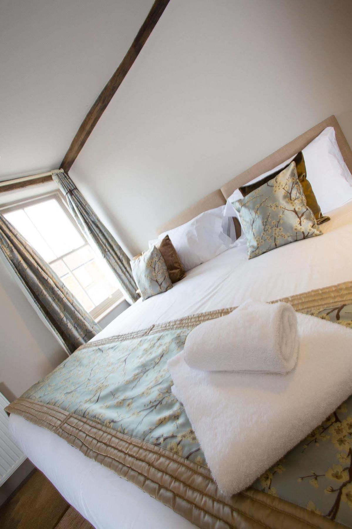 The Harvard Inn Stock Екстериор снимка